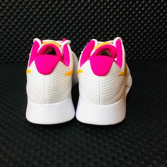 Nike Tanjun Air Zoom Women's Sneaker - Picture 8 of 8